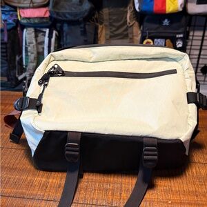 Dsptch slingpack small seafoam green